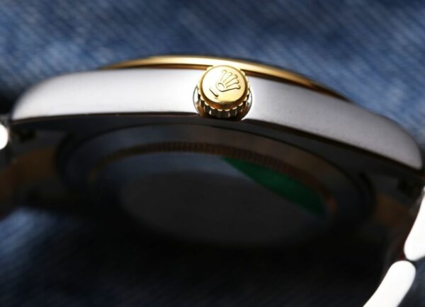 New Collection Watch R3052