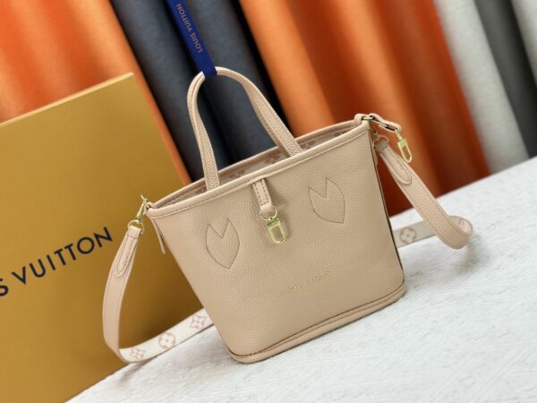 Luxury LV Handbag M12099
