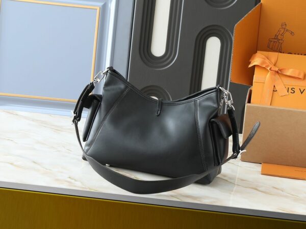 Luxury LV Handbag M25143.3