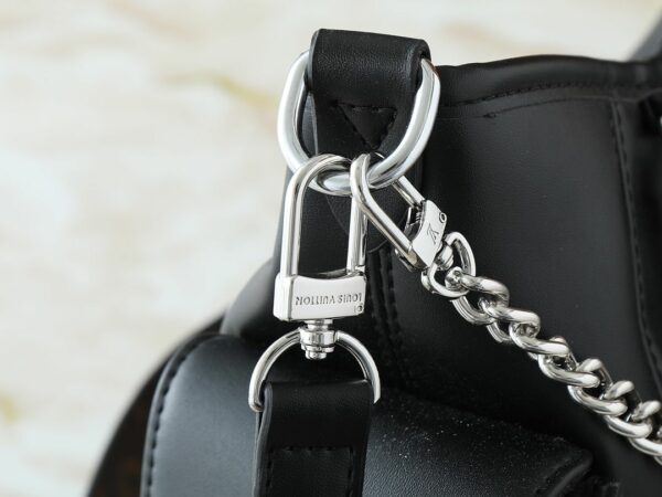 Luxury LV Handbag M25143.3