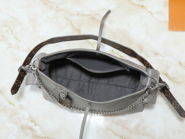 Luxury LV Handbag M25143.3