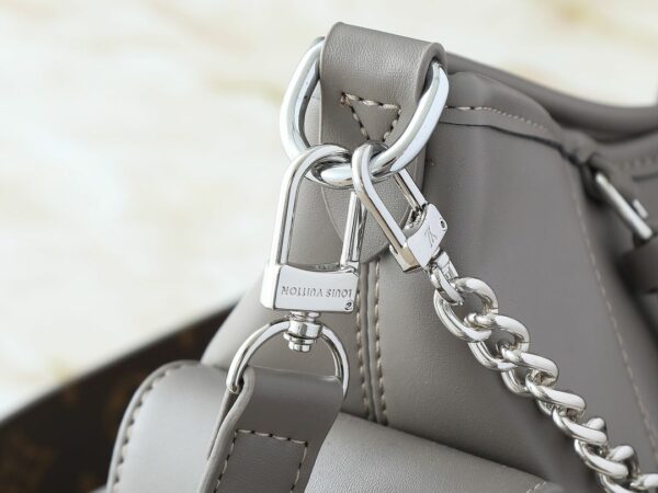 Luxury LV Handbag M25143.3