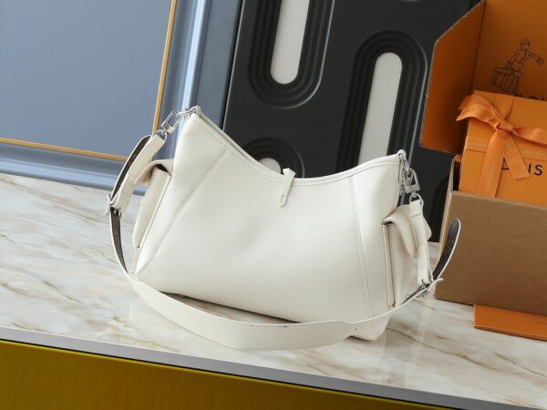Luxury LV Handbag M25143.3