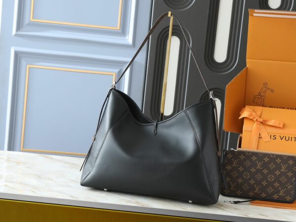 Luxury LV Handbag M25143.2