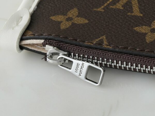 Luxury LV Handbag M25143.2