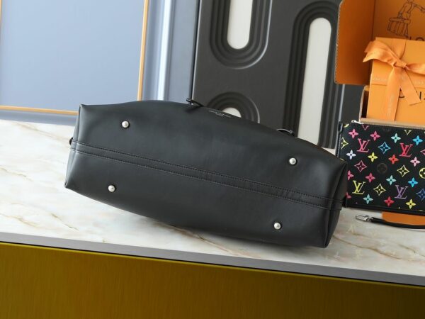 Luxury LV Handbag M25143.2
