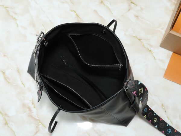 Luxury LV Handbag M25143.2
