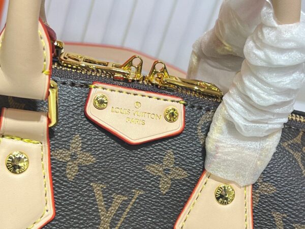 Luxury LV Handbag M46881.1