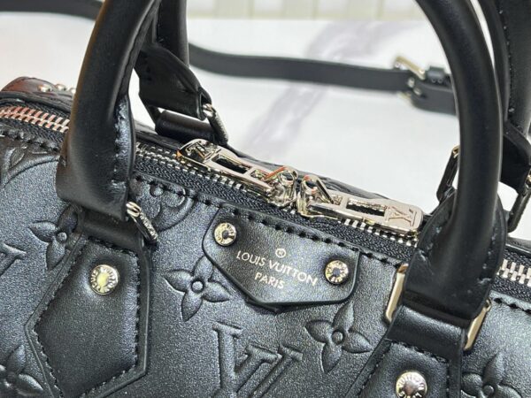 Luxury LV Handbag M46881.1