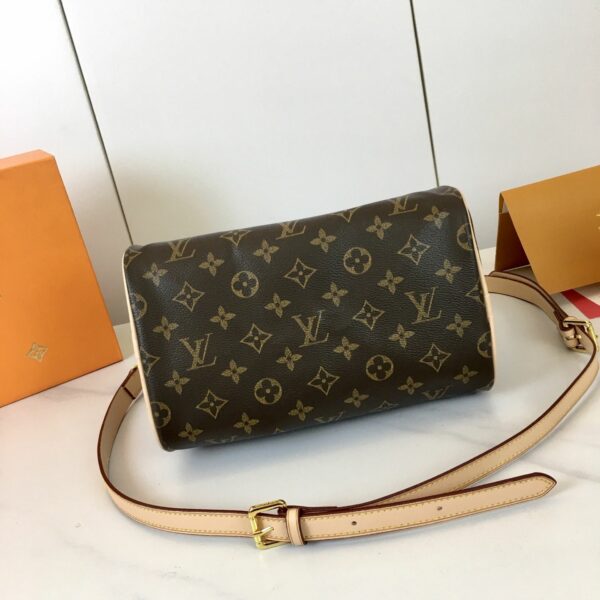Luxury LV Handbag M40390