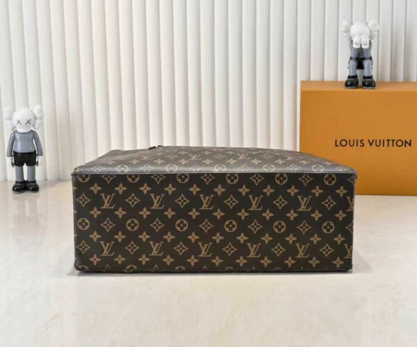Luxury LV Handbag M24457.3