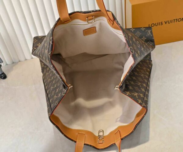 Luxury LV Handbag M24457.3