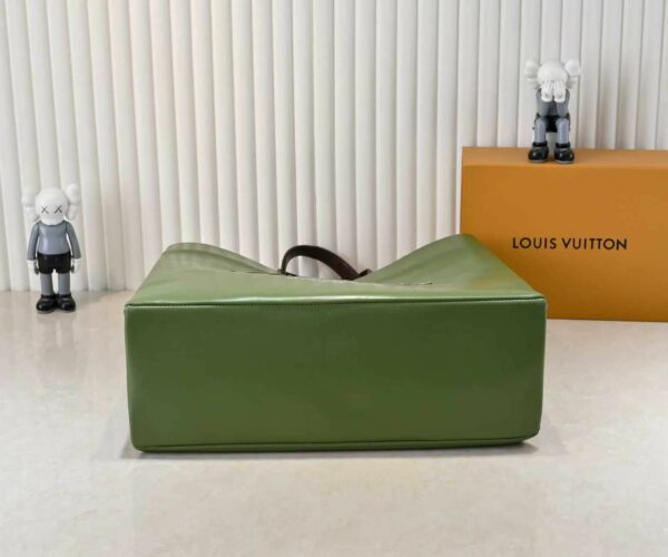 Luxury LV Handbag M24457.3