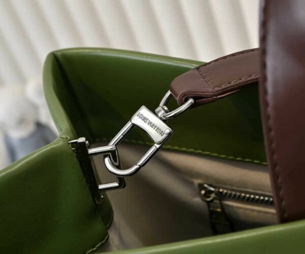 Luxury LV Handbag M24457.3