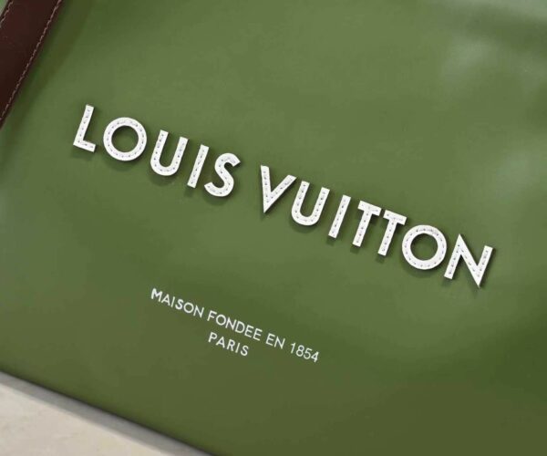 Luxury LV Handbag M24457.3