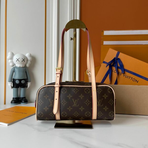 Luxury LV Handbag M47031