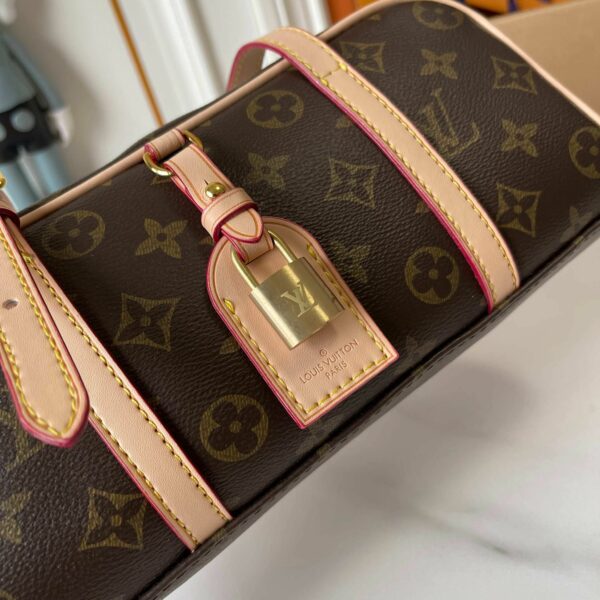Luxury LV Handbag M47031