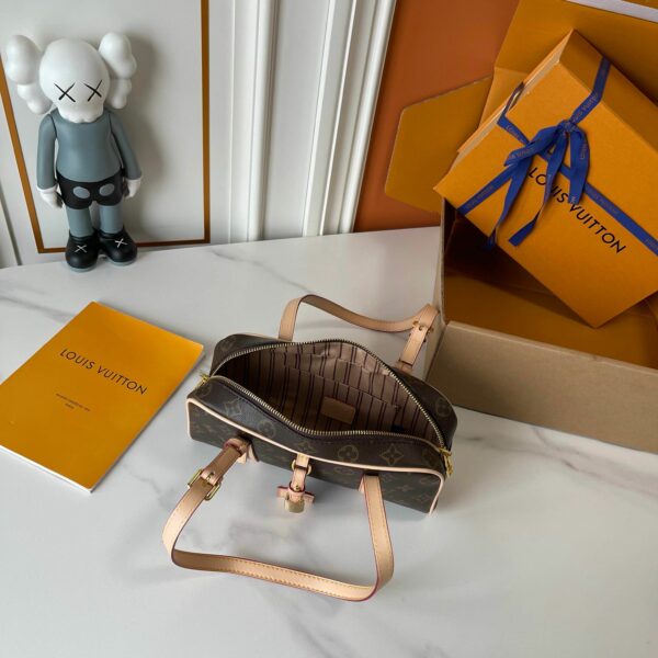 Luxury LV Handbag M47031