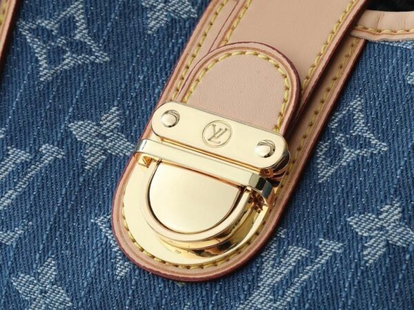 Luxury LV Handbag M95020