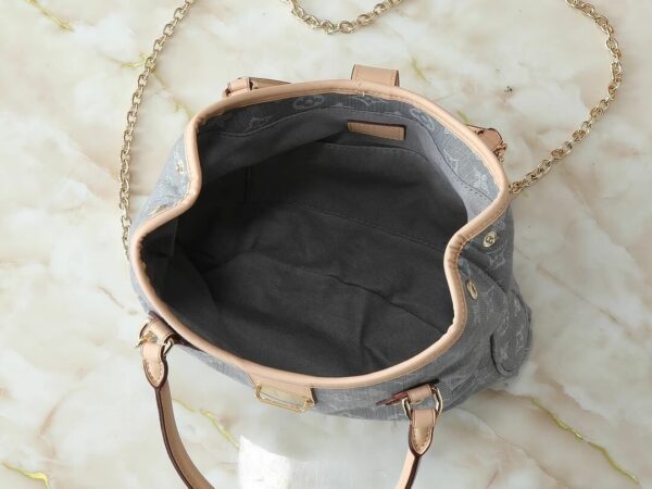 Luxury LV Handbag M95020