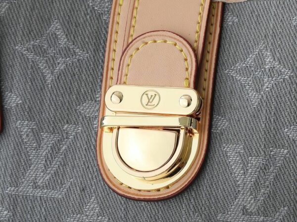 Luxury LV Handbag M95020