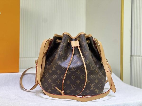 Luxury LV Handbag M42224