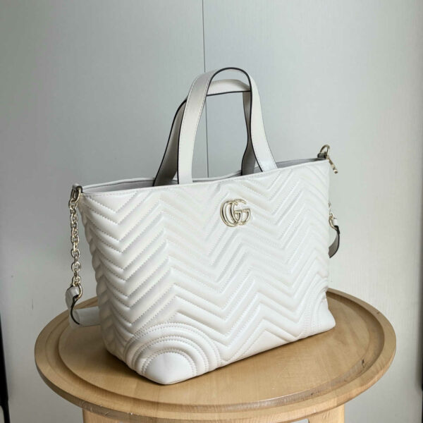Luxury Gucci Handbag 847387