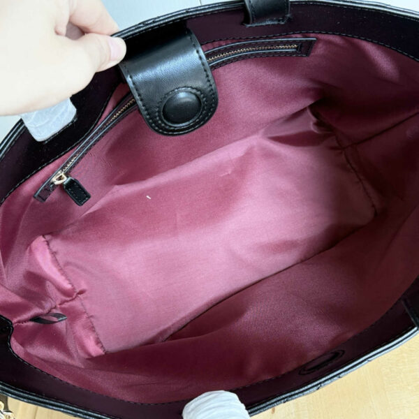 Luxury Gucci Handbag 847387