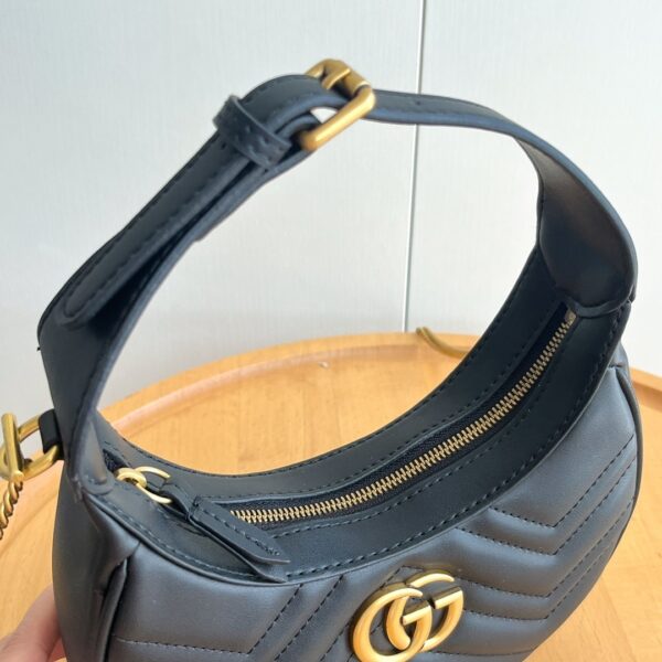 Luxury Gucci Handbag 699514