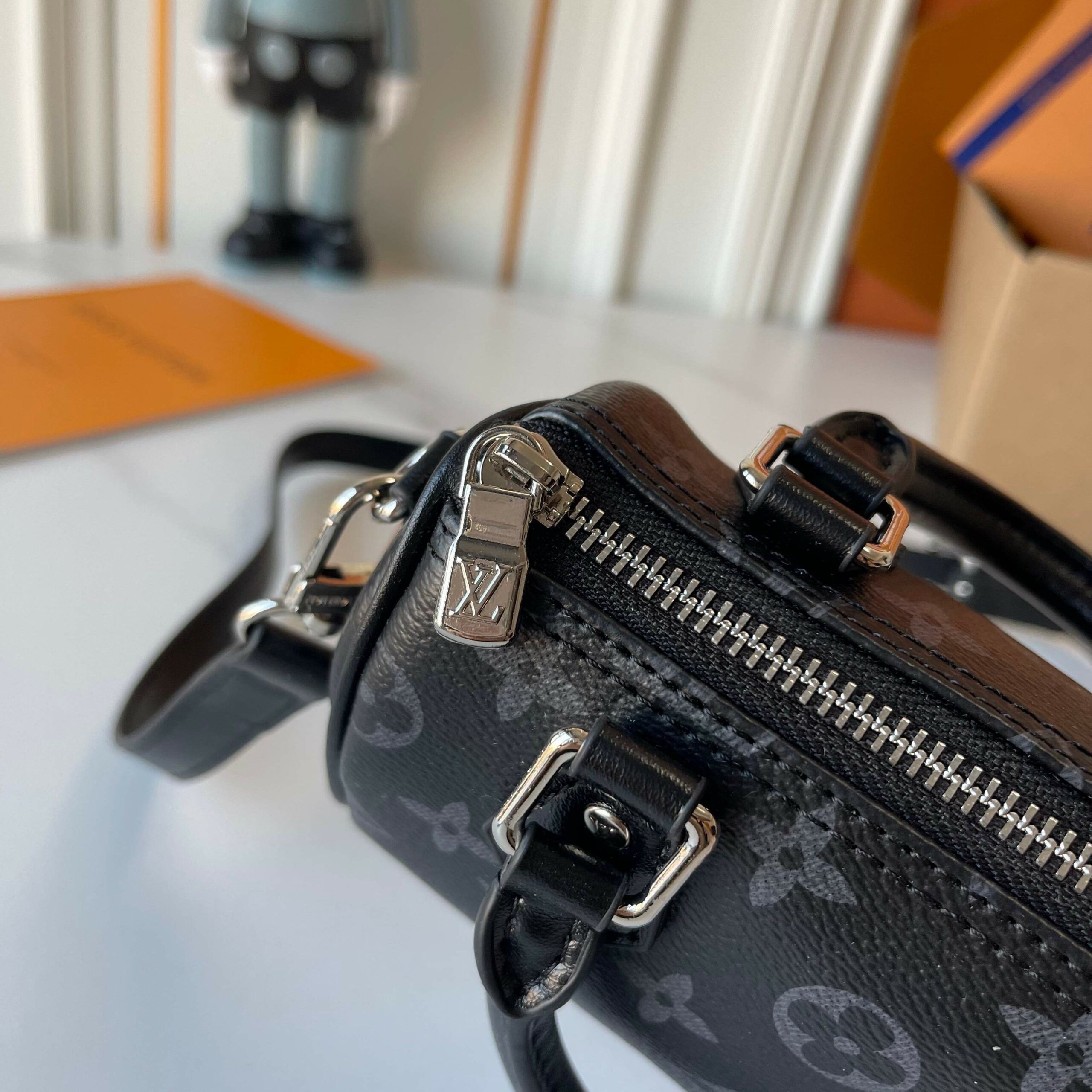 Luxury LV Handbag M26573-M15102 Luxury LV Handbag M26573-M15102