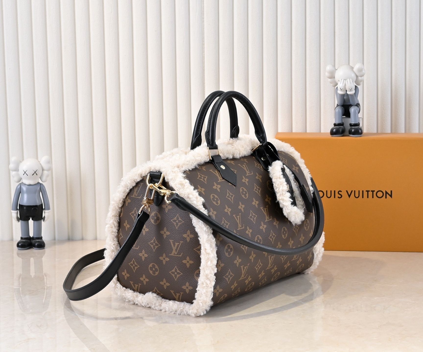 Luxury LV Handbag M26326 Luxury LV Handbag M26326