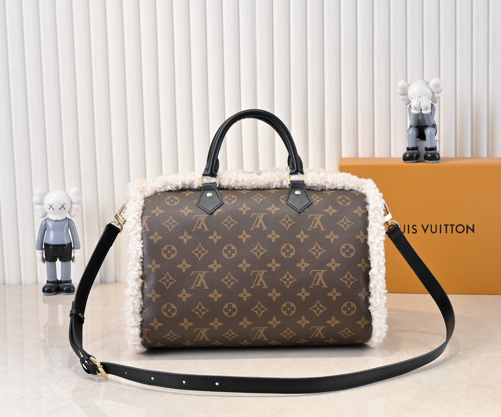 Luxury LV Handbag M26326 Luxury LV Handbag M26326