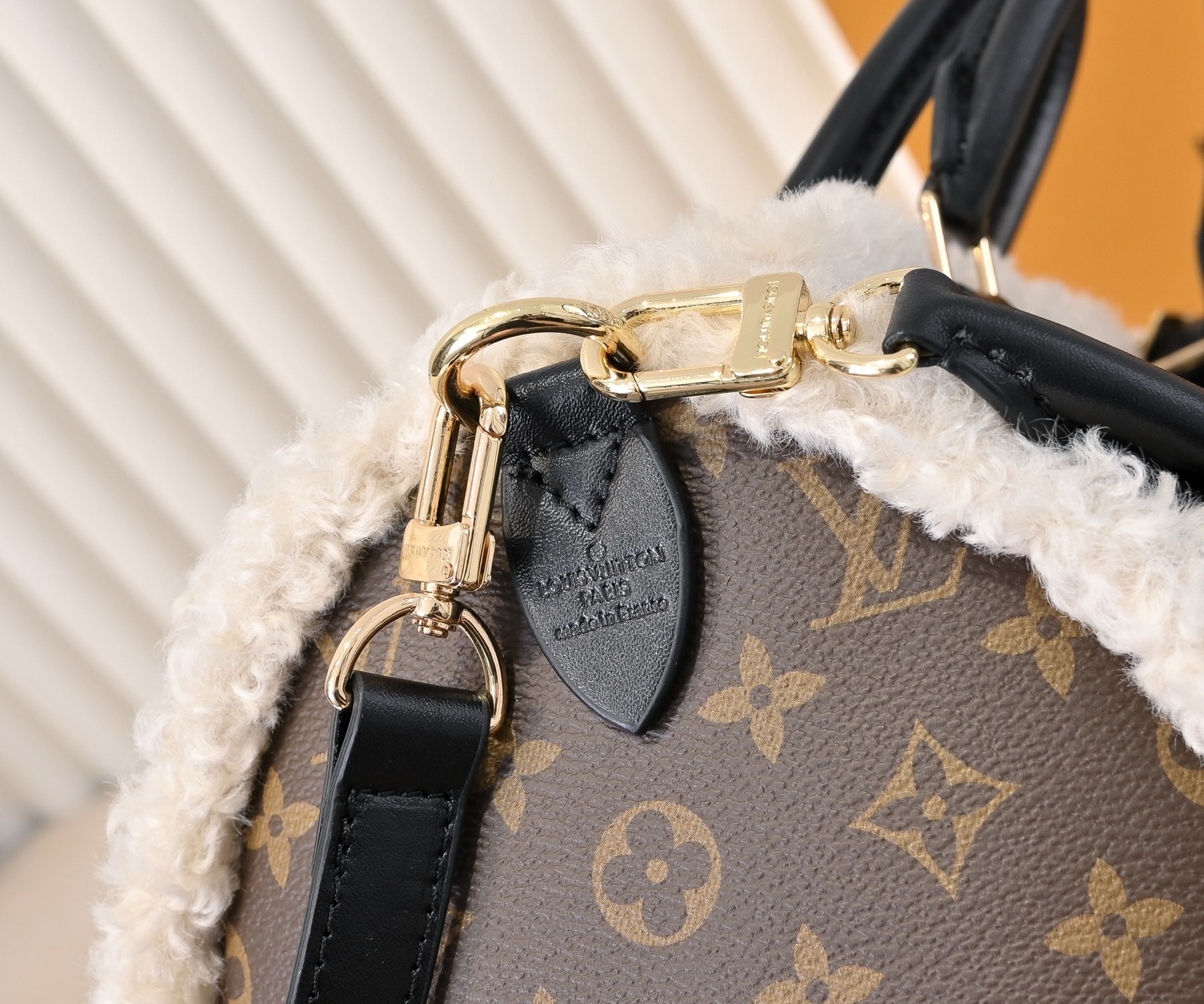 Luxury LV Handbag M26326 Luxury LV Handbag M26326