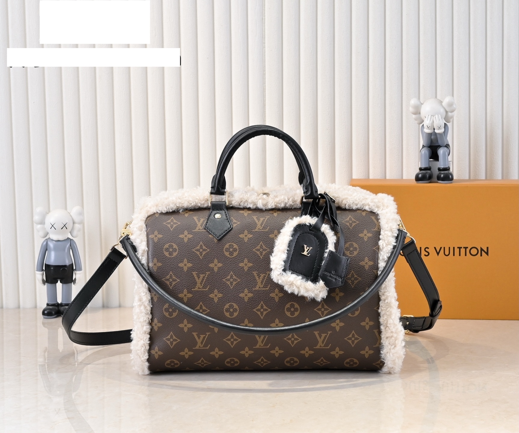 Luxury LV Handbag M26326 Luxury LV Handbag M26326