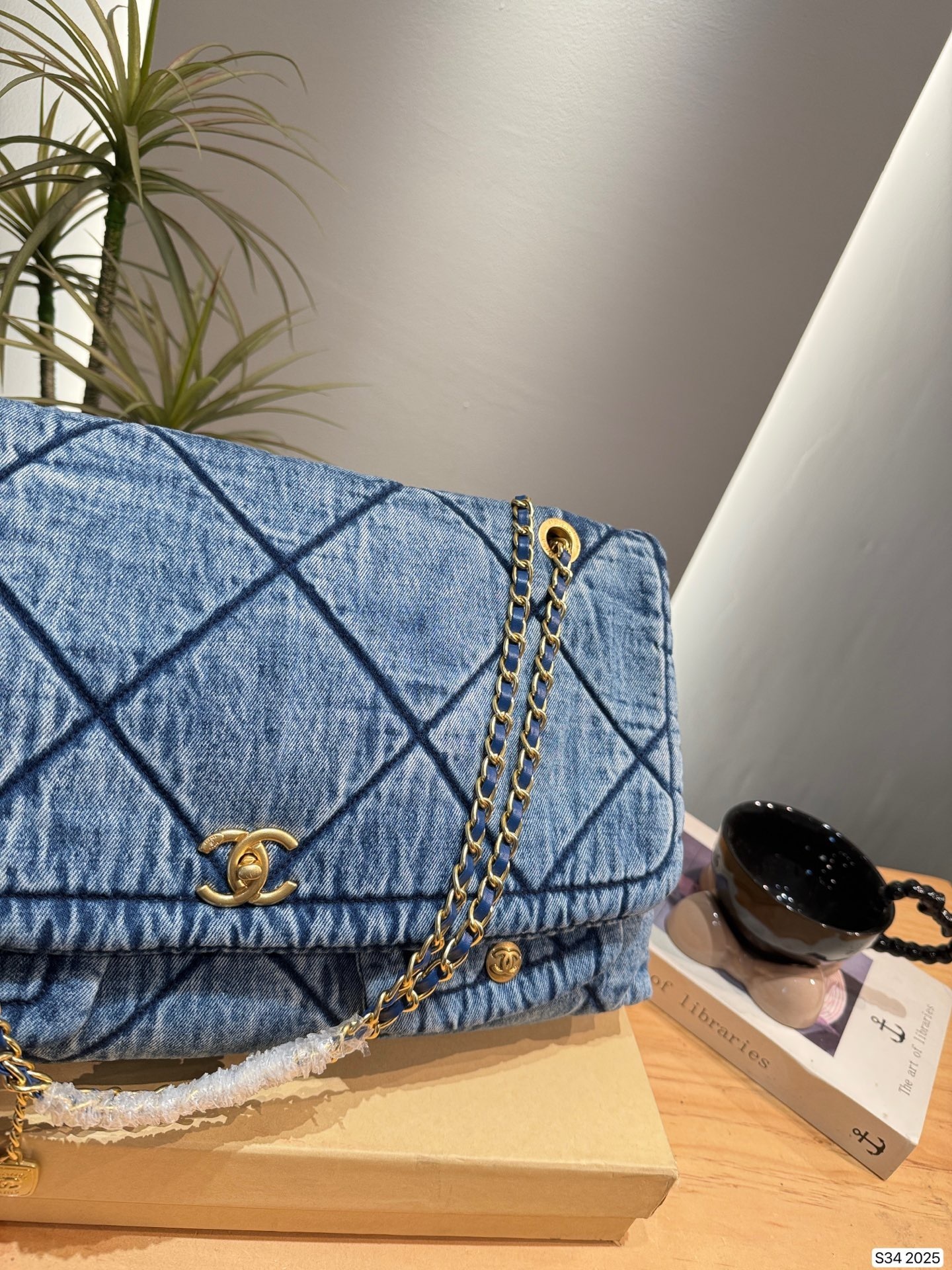 New Collection Fashion CN Handbag 2025 New Collection Fashion CN Handbag 2025