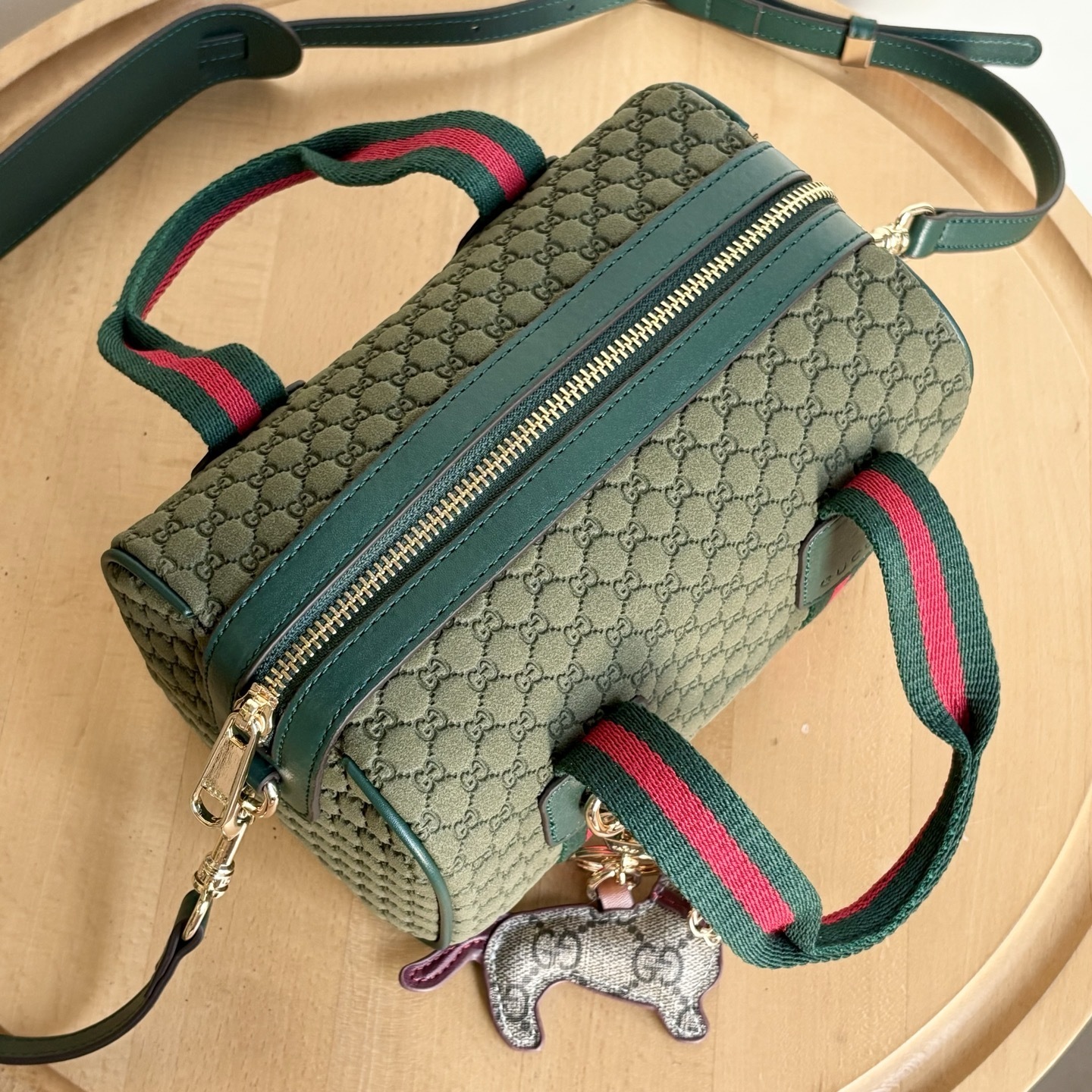 Luxury Gucci Handbag 859975 Luxury Gucci Handbag 859975