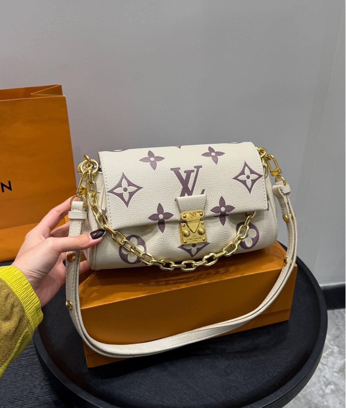 New Collection Fashion LV Handbag LV2511132 New Collection Fashion LV Handbag LV2511132