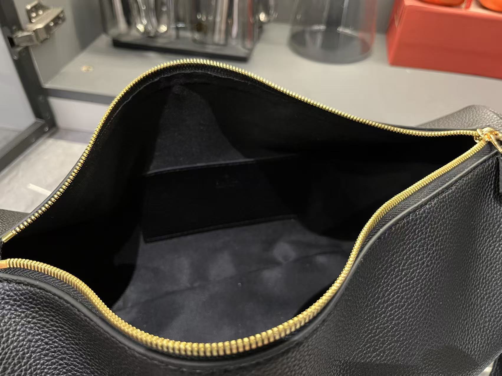 Luxury Gucci Handbag 862530 Luxury Gucci Handbag 862530