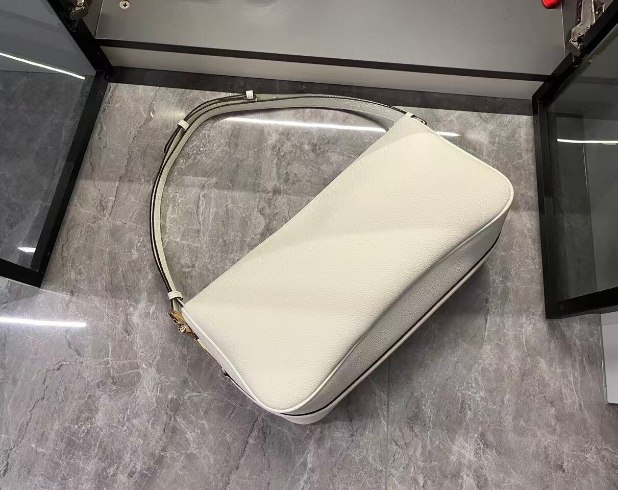 Luxury Gucci Handbag 862530 Luxury Gucci Handbag 862530