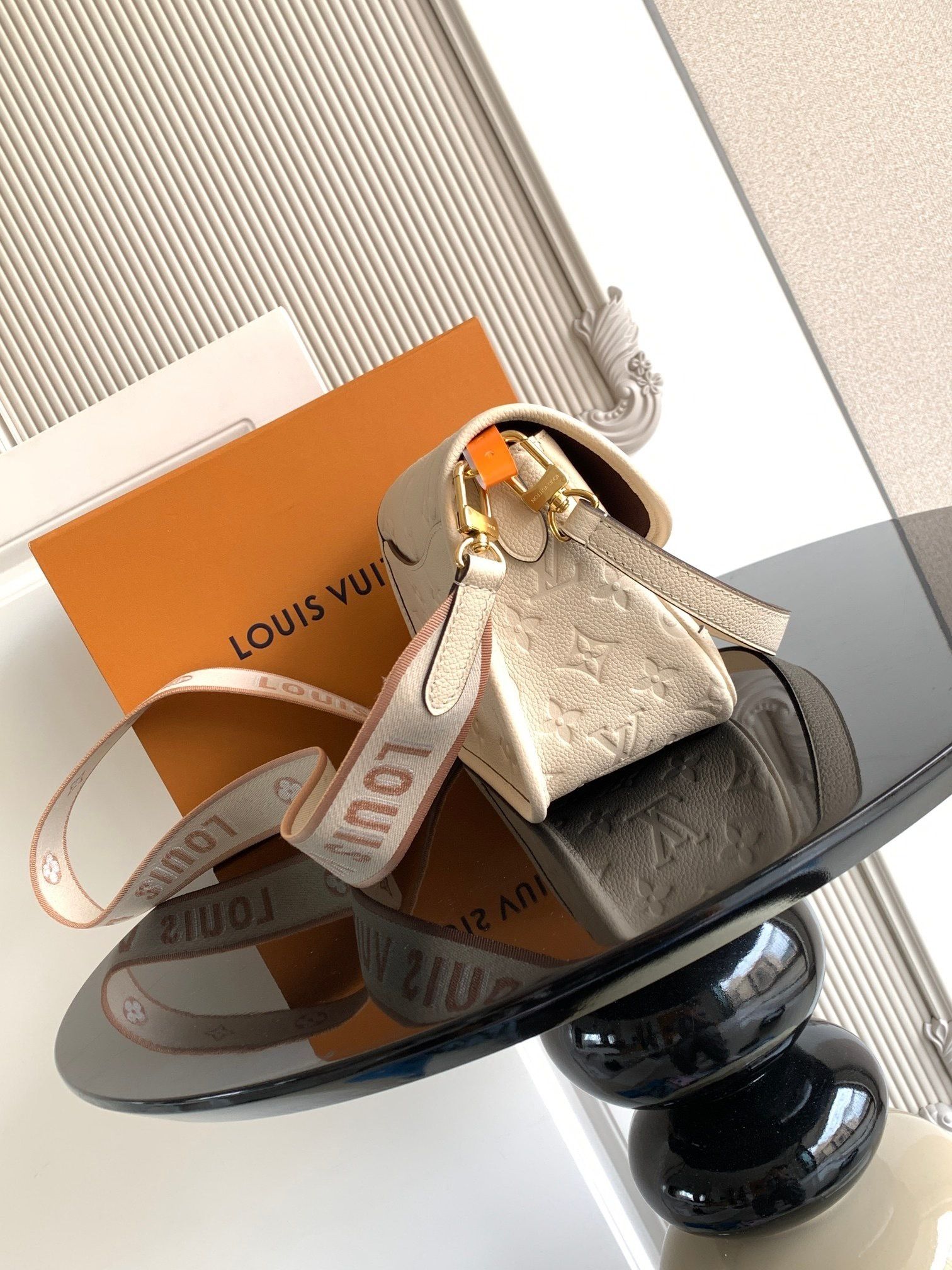 New Collection Fashion LV Handbag M46386 New Collection Fashion LV Handbag M46386