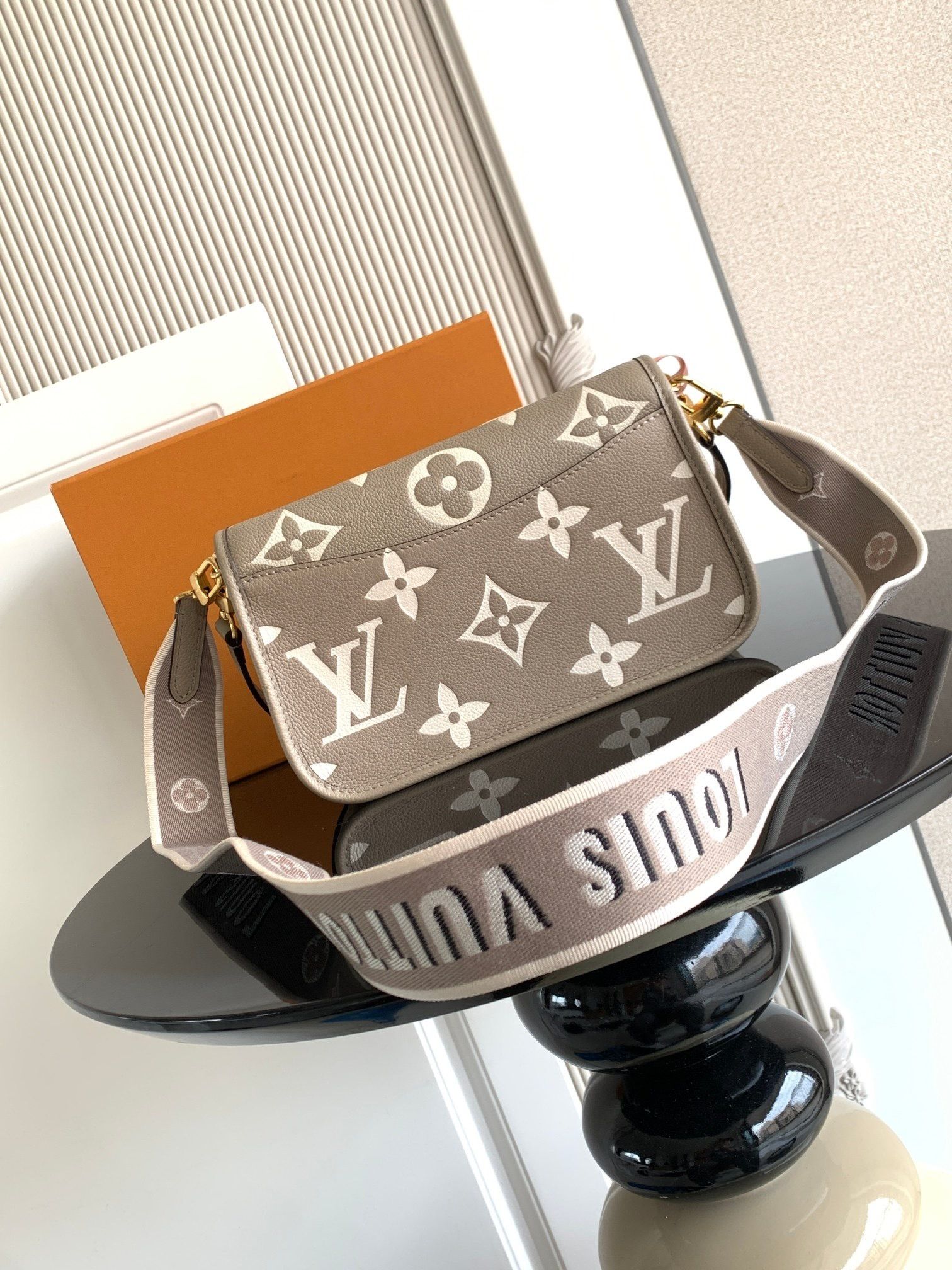 New Collection Fashion LV Handbag M46386 New Collection Fashion LV Handbag M46386