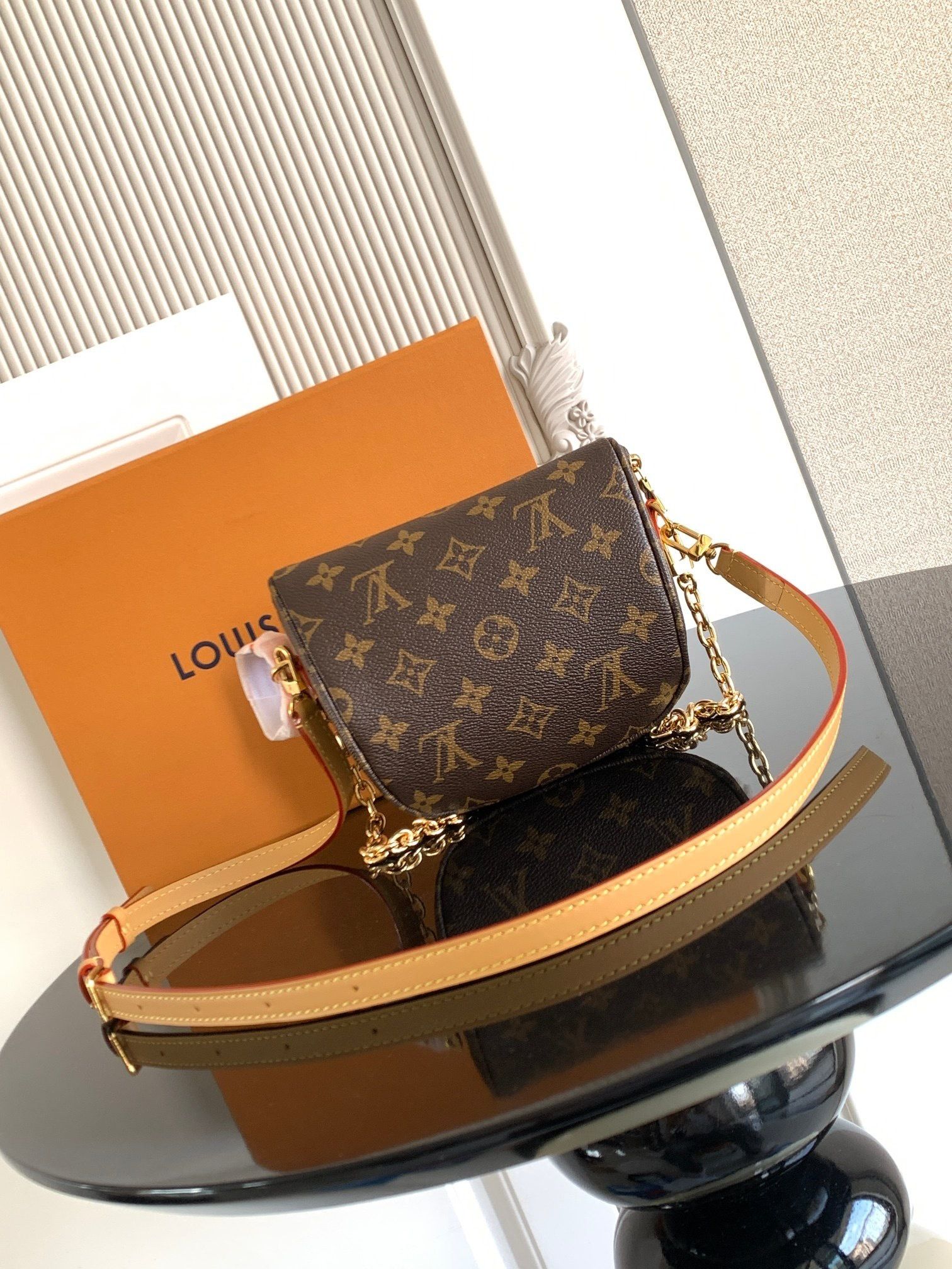 New Collection Fashion LV Handbag M82335 New Collection Fashion LV Handbag M82335