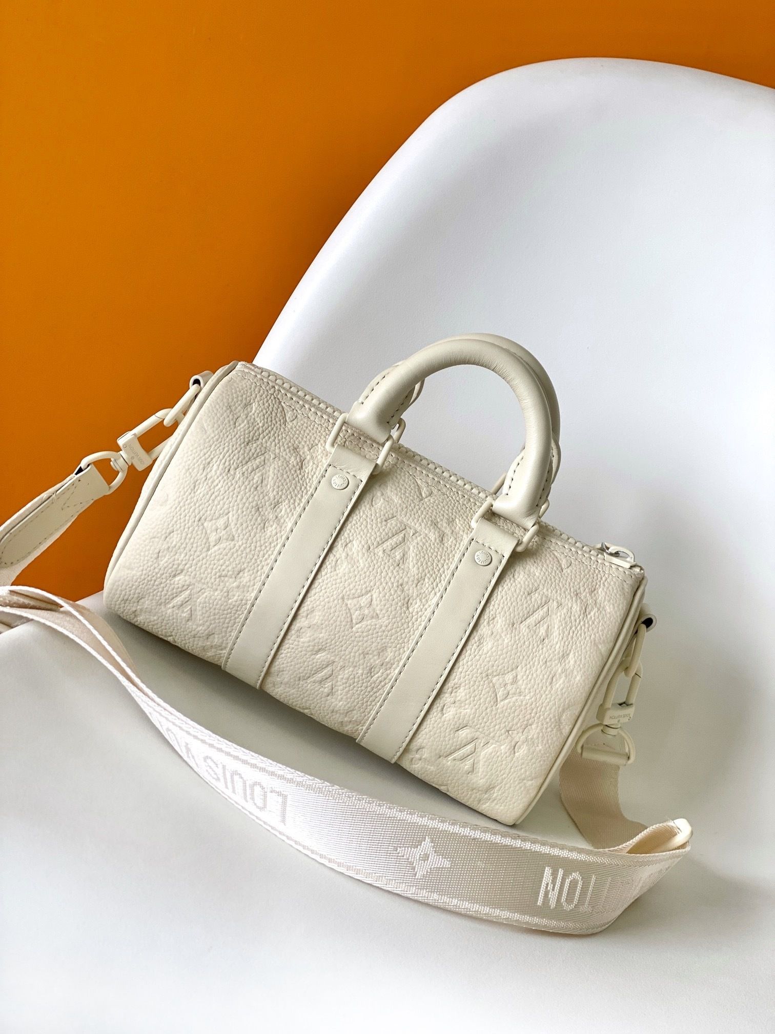 New Collection Fashion LV Handbag M24432 New Collection Fashion LV Handbag M24432