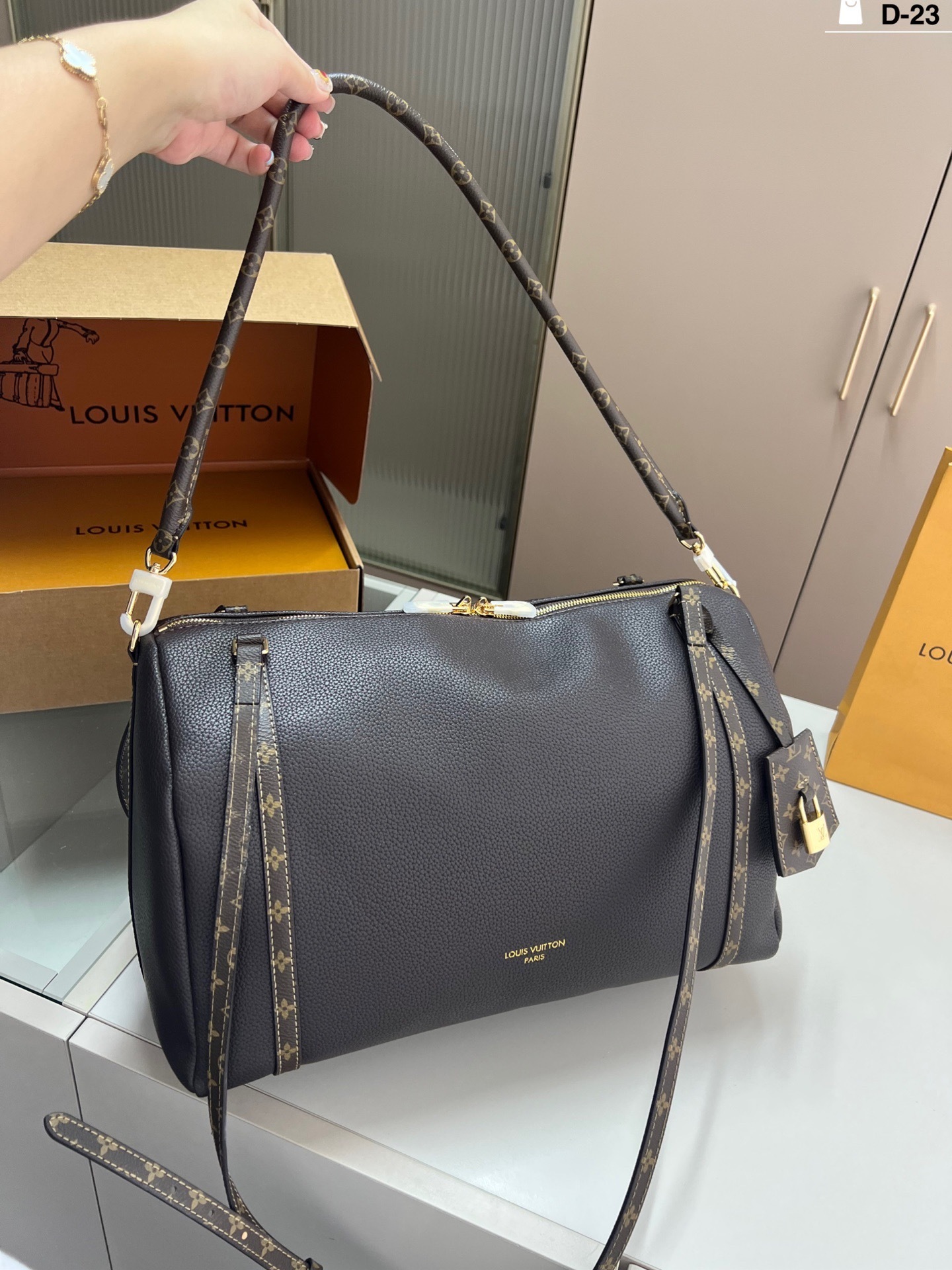 New Collection Fashion LV Handbag LV09013 New Collection Fashion LV Handbag LV09013