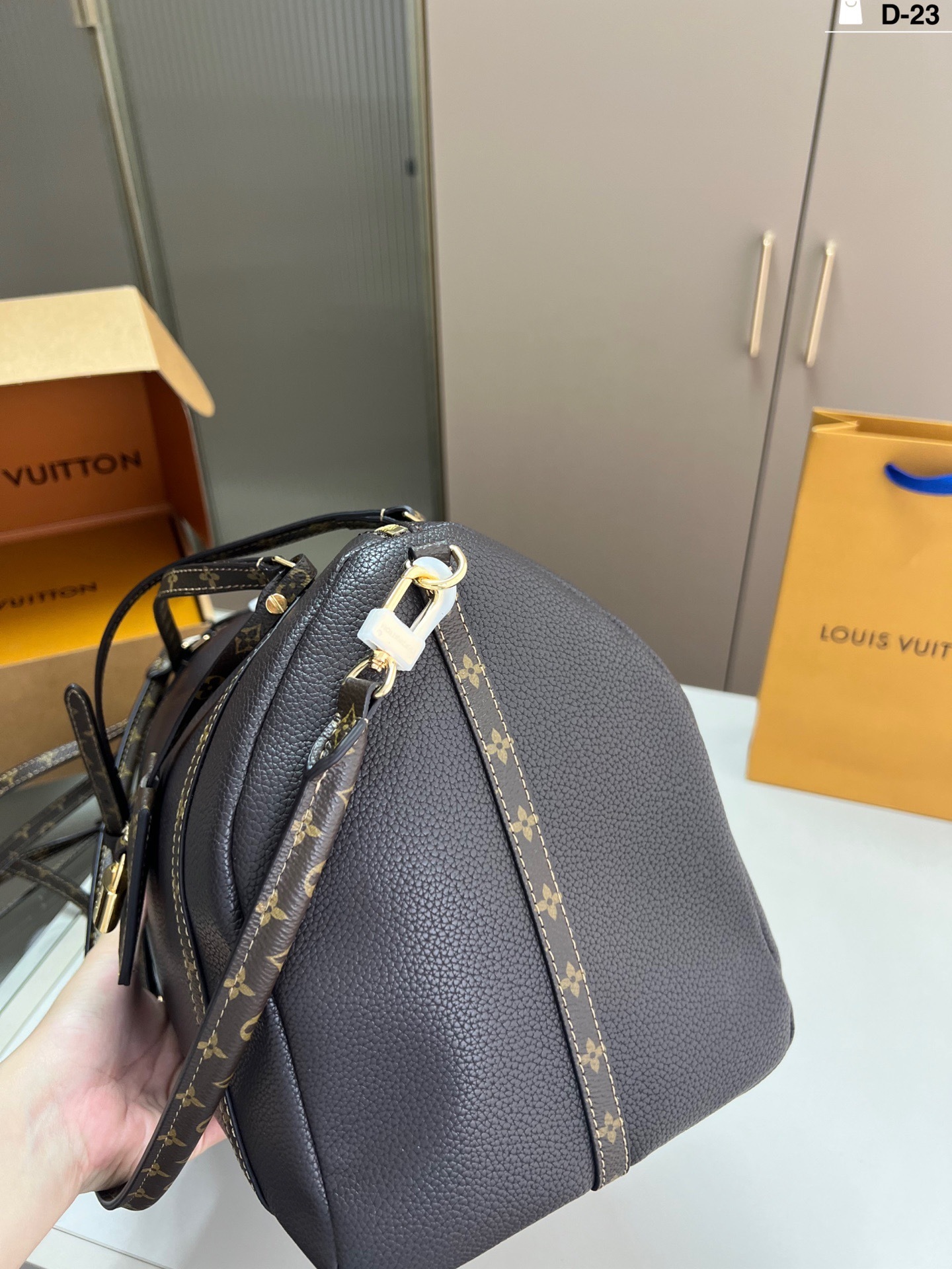 New Collection Fashion LV Handbag LV09013 New Collection Fashion LV Handbag LV09013