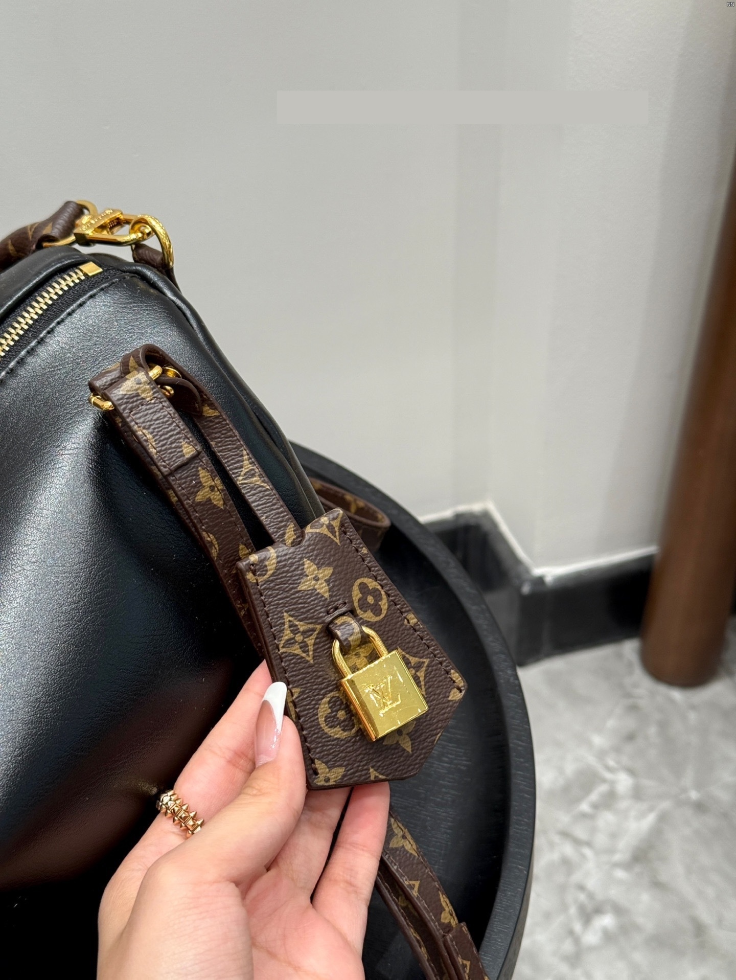 New Collection Fashion LV Handbag LV0823110 New Collection Fashion LV Handbag LV0823110