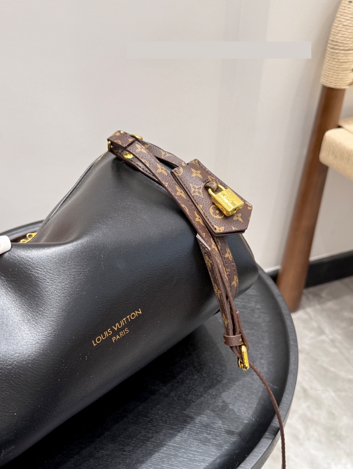 New Collection Fashion LV Handbag LV0823110 New Collection Fashion LV Handbag LV0823110