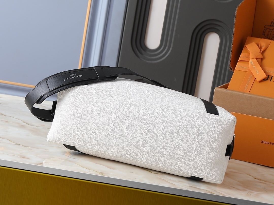 Luxury LV Handbag M14700-M26563-M14702-081 Luxury LV Handbag M14700-M26563-M14702-081