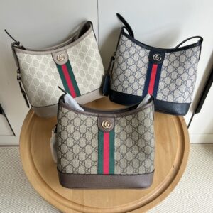 Luxury Gucci Handbag 781402
