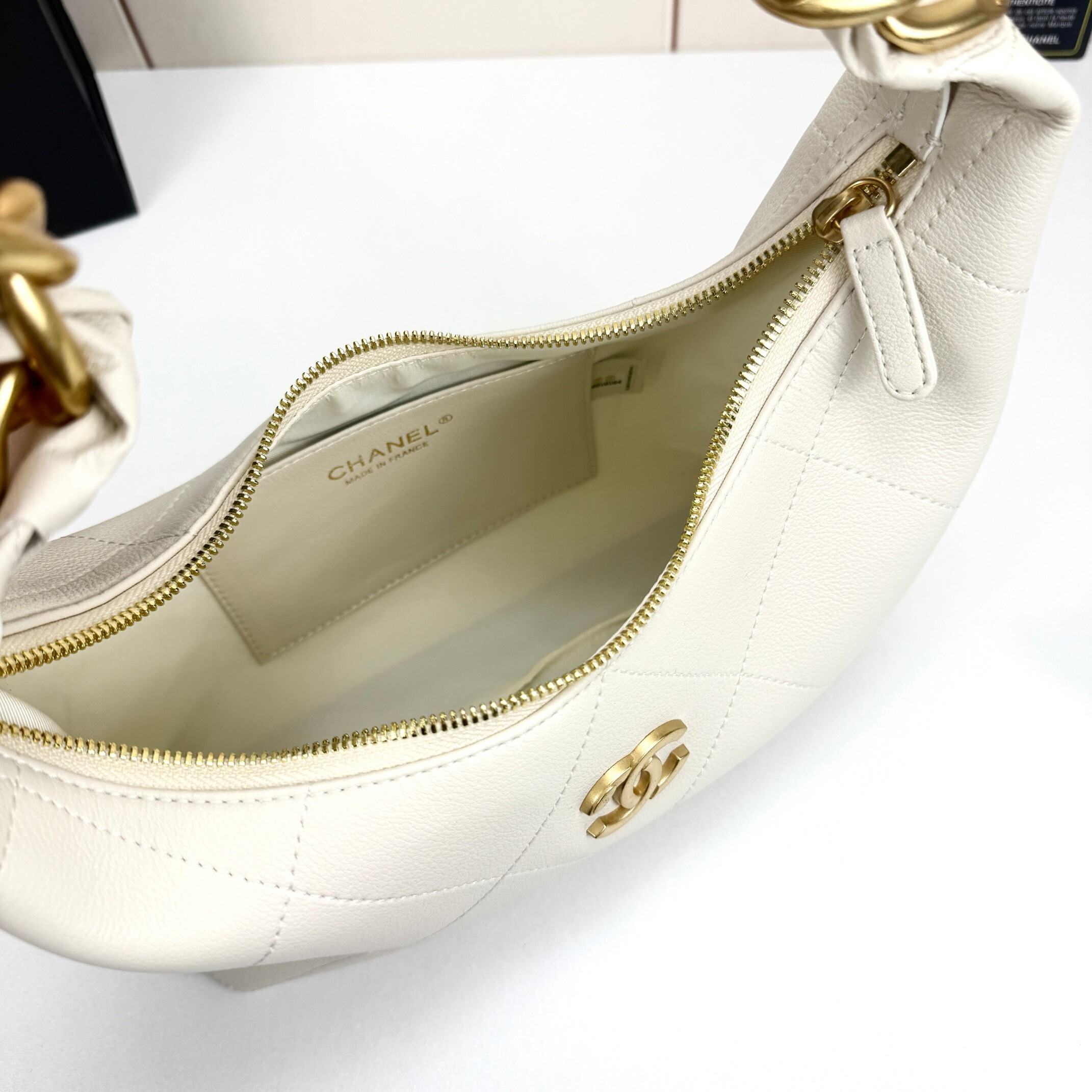 Luxury CN Handbag 5837 Luxury CN Handbag 5837